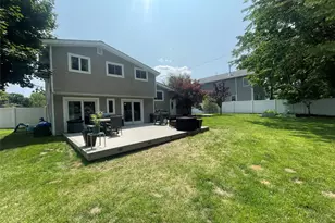 11 Sandalwood Dr, Smithtown, NY 11787 - Photo 26