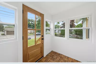 8 Rosewood Avenue, Amityville, NY 11701 - Photo 20