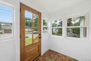 8 Rosewood Ave, Amityville, NY 11701 - Photo 20