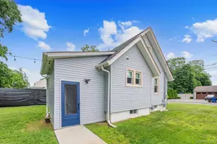 8 Rosewood Ave, Amityville, NY 11701 - Photo 2