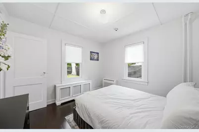 8 Rosewood Avenue, Amityville, NY 11701 - Photo 18