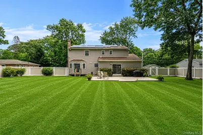 397 Lockwood Drive, Shirley, NY 11967 - Photo 32