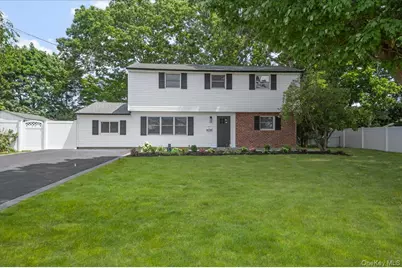 103 Bonnie Road, Oakdale, NY 11769 - Photo 2
