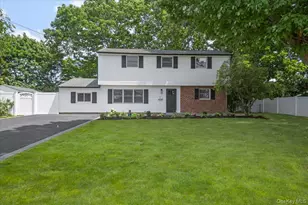 103 Bonnie Rd, Oakdale, NY 11769 - Photo 2