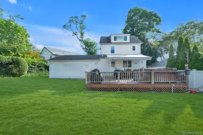 47-11 Belmont Road, Great Neck, NY 11020 - Photo 16