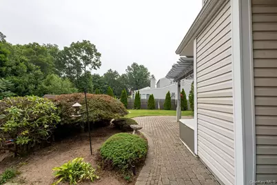 29 Sandy Hollow Drive, Smithtown, NY 11787 - Photo 20