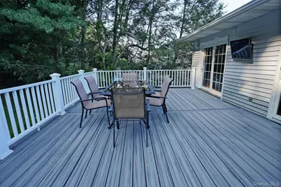 16 Four Winds Drive, Poughkeepsie, NY 12603 - Photo 6