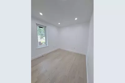 7829 160th Street, Fresh Meadows, NY 11366 - Photo 20