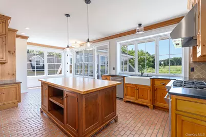 118 Peconic Bay Boulevard, Aquebogue, NY 11931 - Photo 8