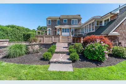 118 Peconic Bay Boulevard, Aquebogue, NY 11931 - Photo 36