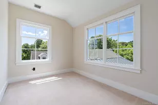 118 Peconic Bay Blvd, Aquebogue, NY 11931 - Photo 20