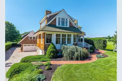 118 Peconic Bay Boulevard, Aquebogue, NY 11931 - Photo 1