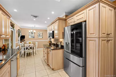 579 Empire Avenue, West Babylon, NY 11704 - Photo 8