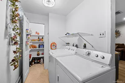 579 Empire Avenue, West Babylon, NY 11704 - Photo 20