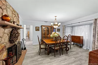 579 Empire Avenue, West Babylon, NY 11704 - Photo 4