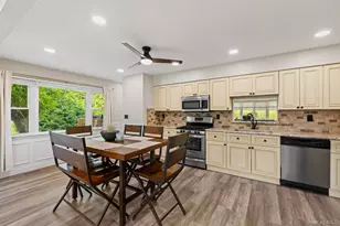 38 Hale Pl, Tappan, NY 10983 - Photo 4