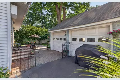 83 Whittier Avenue, Merrick, NY 11566 - Photo 22