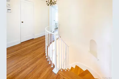 91 Pickwick Road, Manhasset, NY 11030 - Photo 28