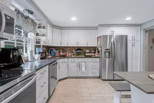 33 Winside Ln, Coram, NY 11727 - Photo 6