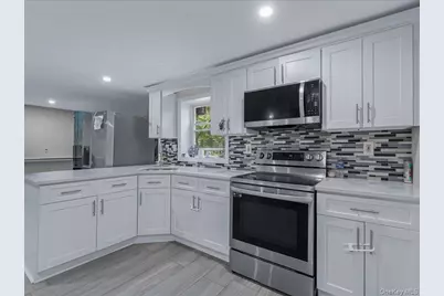 33 Winside Lane, Coram, NY 11727 - Photo 18