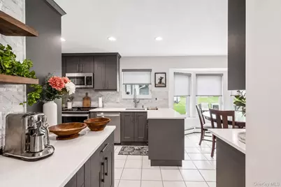 3 Warren Court, Farmingville, NY 11738 - Photo 10
