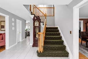 3 Warren Ct, Farmingville, NY 11738 - Photo 6