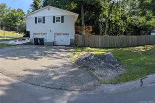 56 Poplar Dr, Monroe, NY 10950 - Photo 2