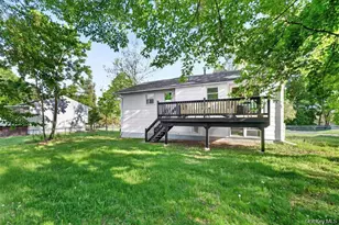 8 Mockingbird Ln, Poughkeepsie, NY 12601 - Photo 24
