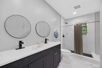 8 Mockingbird Lane, Poughkeepsie, NY 12601 - Photo 8