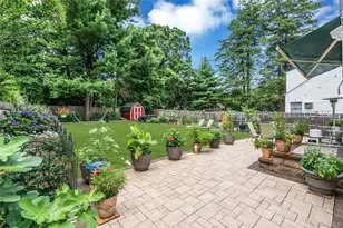 209 Iceland Dr, Huntington Station, NY 11746 - Photo 4