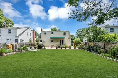 209 Iceland Drive, Huntington Station, NY 11746 - Photo 6