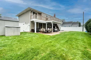 1352 Estelle Ct, Seaford, NY 11783 - Photo 4