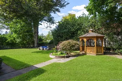 30 Antler Place, New Rochelle, NY 10804 - Photo 8