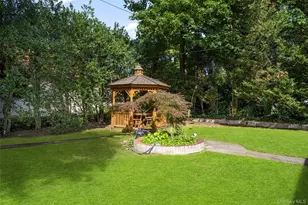 30 Antler Pl, New Rochelle, NY 10804 - Photo 10