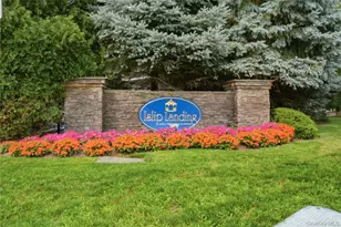 348 Medea Way, Central Islip, NY 11722 - Photo 16