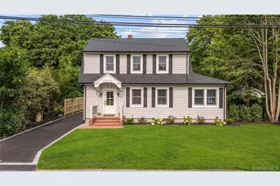 29 Colton Avenue, Sayville, NY 11782 - Photo 2