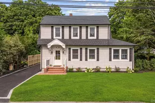 29 Colton Ave, Sayville, NY 11782 - Photo 2