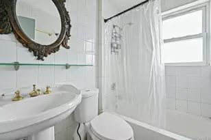 192-17 Williamson Ave, Springfield Gardens, NY 11413 - Photo 8