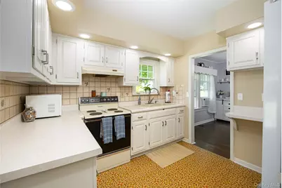 17 Townsend Boulevard, Poughkeepsie, NY 12603 - Photo 10