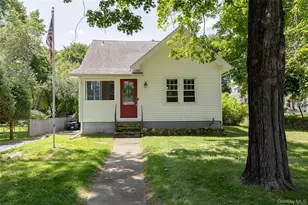 17 Townsend Blvd, Poughkeepsie, NY 12603 - Photo 2