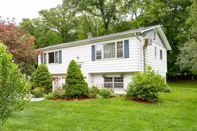 28 Robert Lane, Wappingers Falls, NY 12590 - Photo 2
