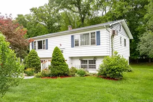 28 Robert Ln, Wappingers Falls, NY 12590 - Photo 2