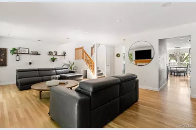 300 Pond View Lane, Smithtown, NY 11787 - Photo 12