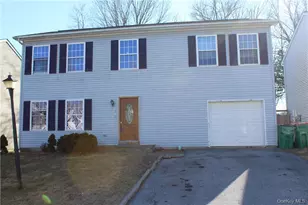 24 Wood St, Poughkeepsie, NY 12603 - Photo 2
