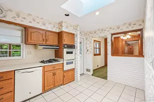 8 Victoria Dr, Nanuet, NY 10954 - Photo 12