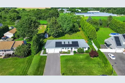 124 Donna Drive, Calverton, NY 11933 - Photo 8