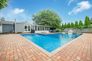 382 Greenbelt Pkwy, Holtsville, NY 11742 - Photo 22