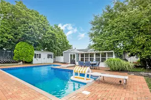 382 Greenbelt Pkwy, Holtsville, NY 11742 - Photo 20
