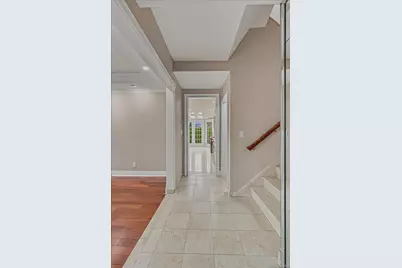 34 Duke Drive, Manhasset Hills, NY 11040 - Photo 4