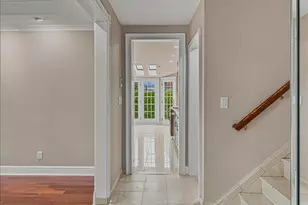 34 Duke Dr, Manhasset Hills, NY 11040 - Photo 4